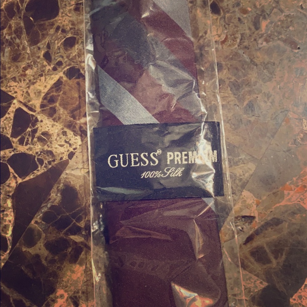 Guess Thin Grey Burgundy Tie